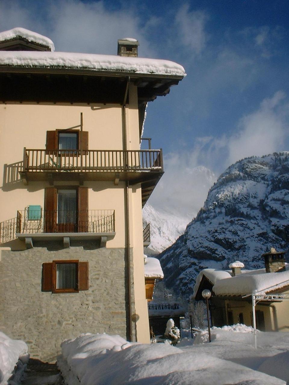 Ottoz Meublé Hotel Courmayeur